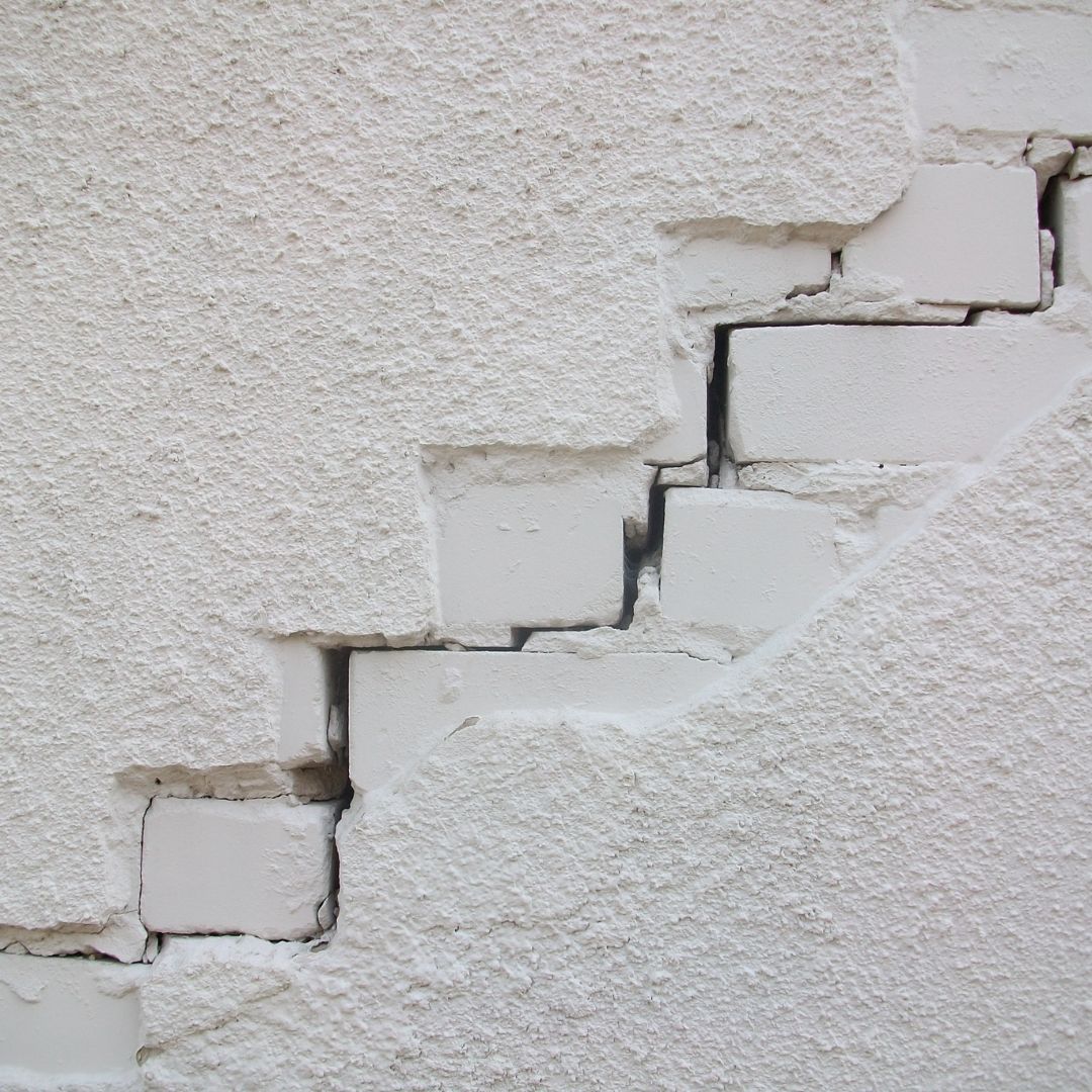 Crack in wall